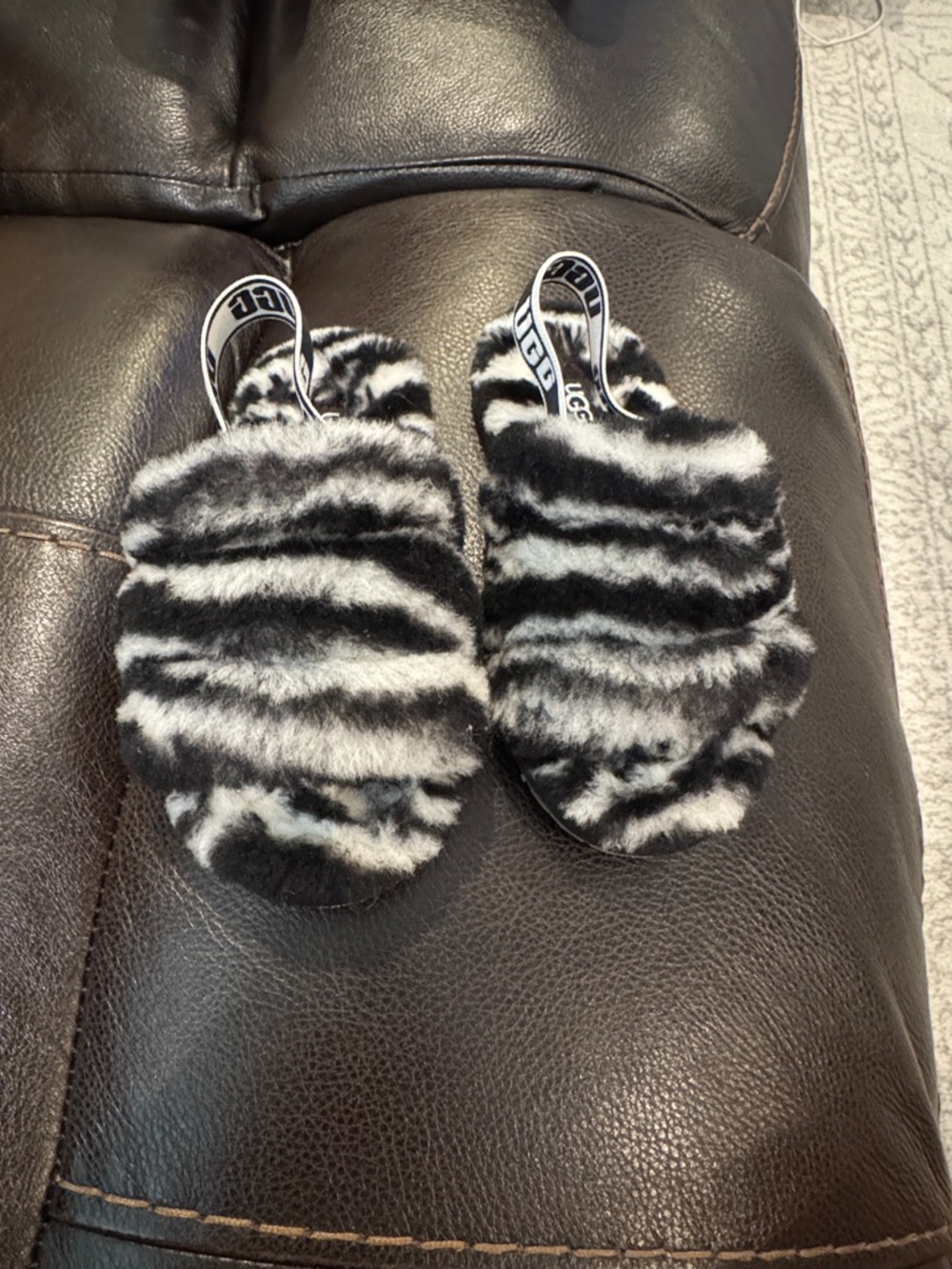 UGG T Fluff Yeah Zebra Kid’s Slide